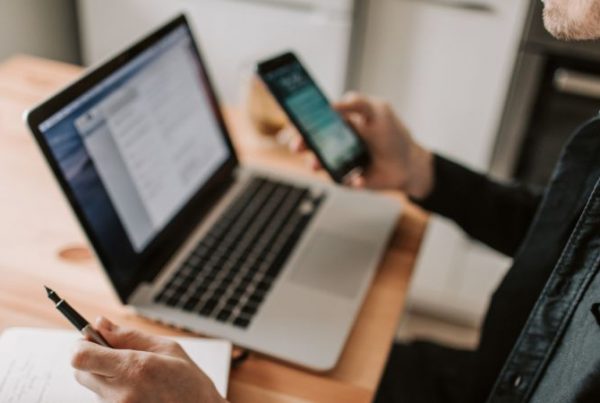 How does Whatsapp business work?